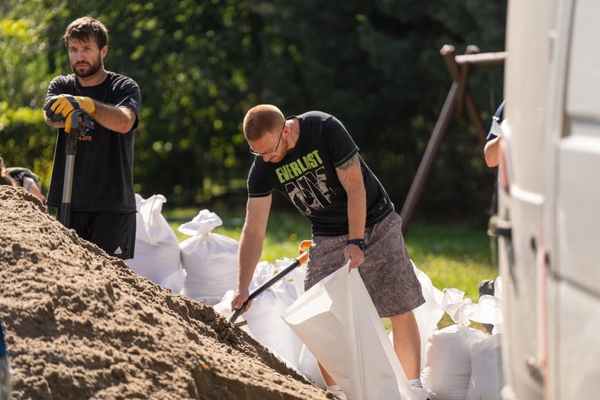punkt wydawania worków z piaskiem, ulica Osobowicka 132