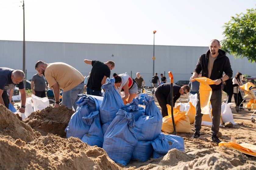 Teren ZDiUM - miejsce, w którym można dostać worki z piaskiem