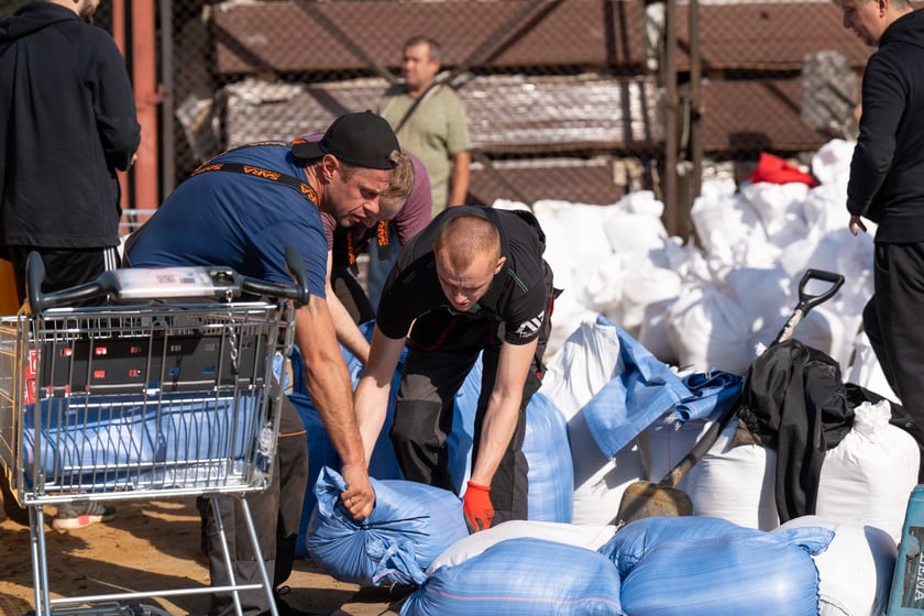 Teren ZDiUM - miejsce, w którym można dostać worki z piaskiem