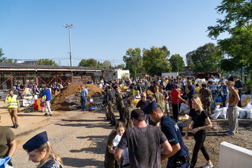 Teren ZDiUM - miejsce, w którym można dostać worki z piaskiem