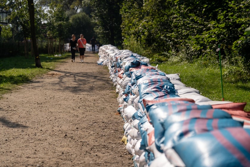 Stawianie umocnień na Stabłowicach (Leśnica), 18 września 2024 roku