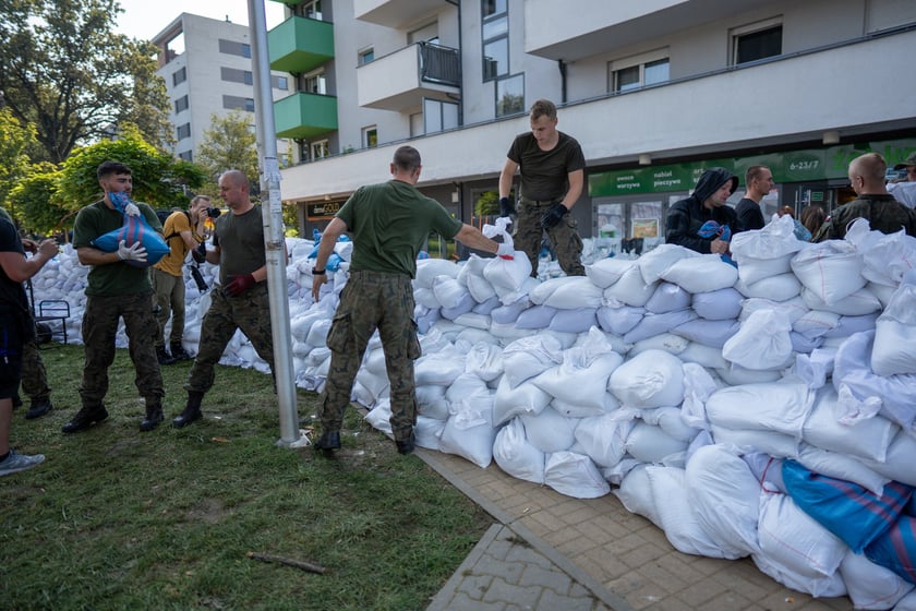 Stawianie umocnień na Stabłowicach (Leśnica), 18 września 2024 roku