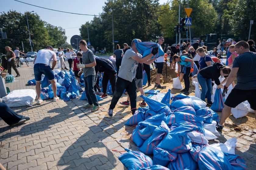 Stawianie umocnień na Stabłowicach (Leśnica), 18 września 2024 roku