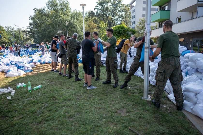 Stawianie umocnień na Stabłowicach (Leśnica), 18 września 2024 roku