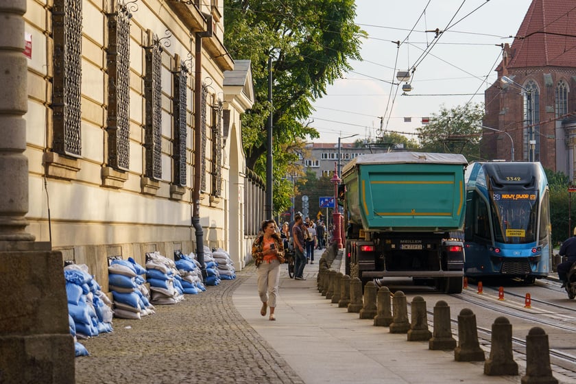 Mieszkańcy jednoczą się przy budowie wałów w okolicach Ostrowa Tumskiego