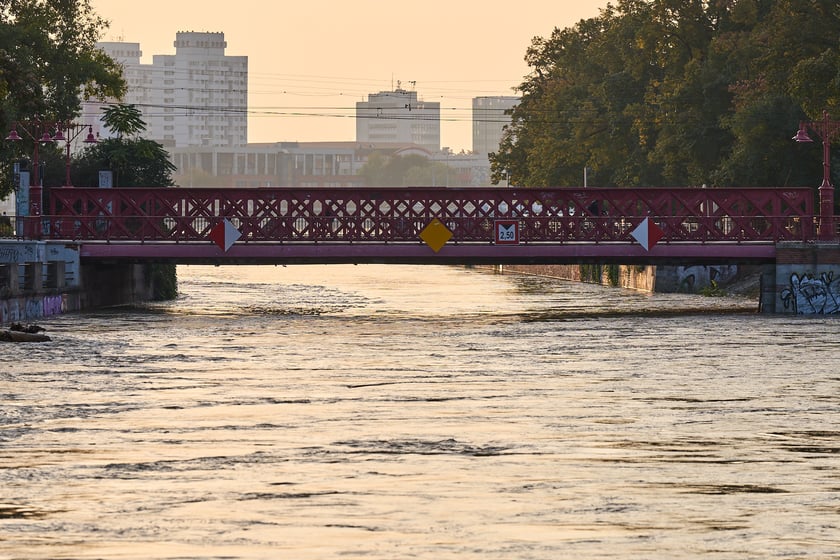 Odra we Wrocławiu, czwartek, 19 września rano