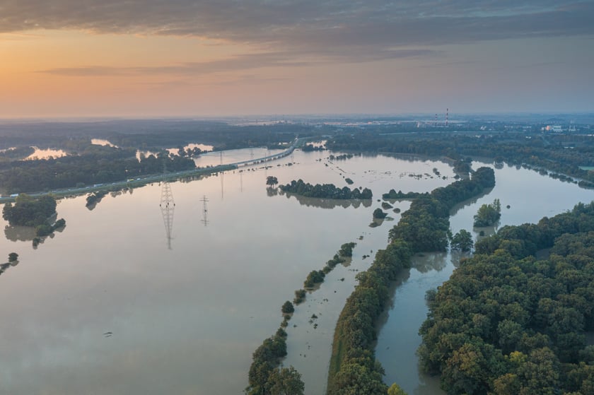 Polder Oławka i wylewająca się na wysokości Blizanowic na pola Odra - 19.09.2024