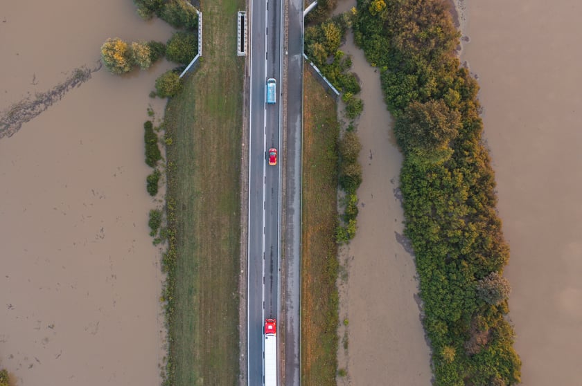 Polder Oławka i wylewająca się na wysokości Blizanowic na pola Odra - 19.09.2024