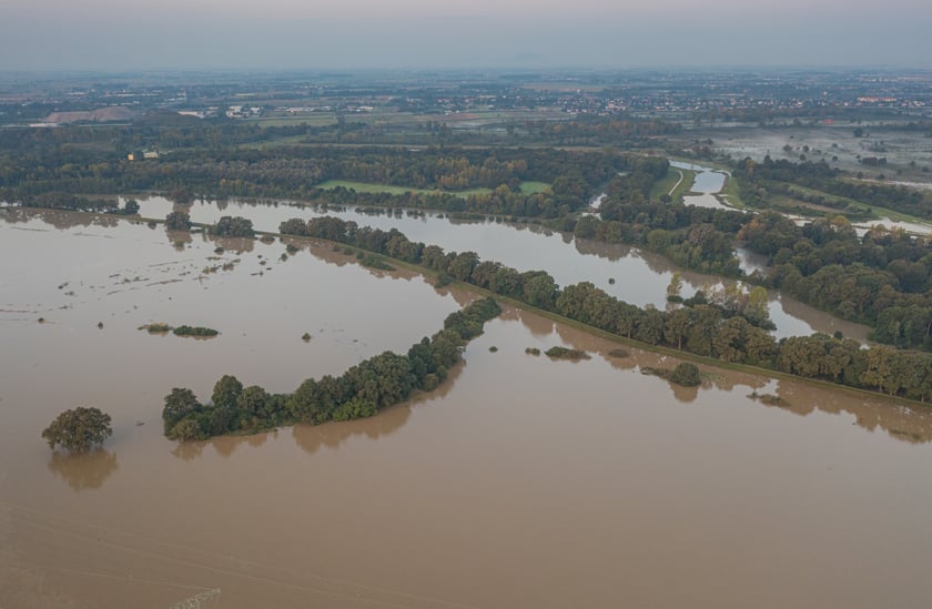 Polder Oławka i wylewająca się na wysokości Blizanowic na pola Odra - 19.09.2024