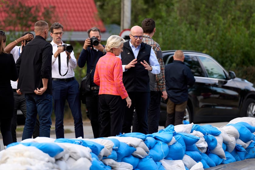 Ursula von der Leyen, szefowa Komisji Europejskiej i Jakub Mazur, wiceprezydent Wrocławia w Marszowicach