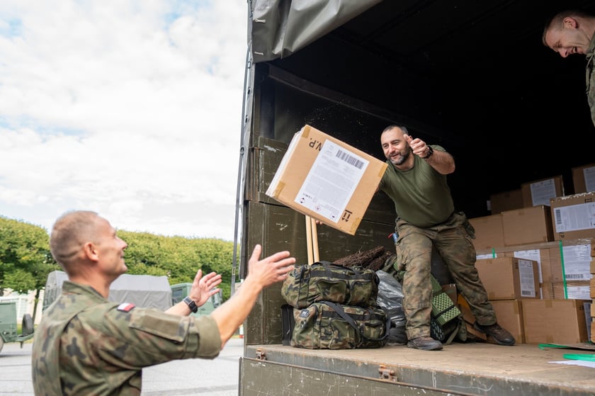 Wojsko pomaga powodzianom z Wrocławia i Dolnego Śląska, żołnierze są zakwaterowani w kompleksie Hali Stulecia
