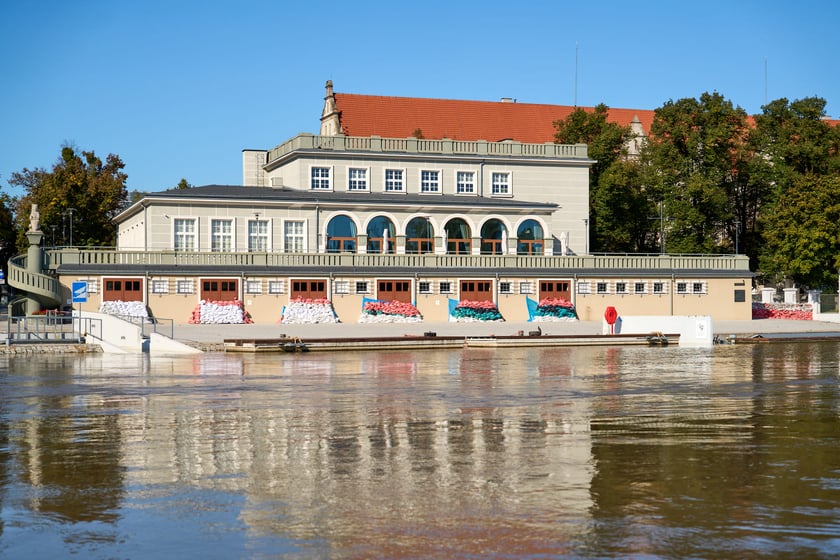 Patrol policyjny na Odrze we Wrocławiu