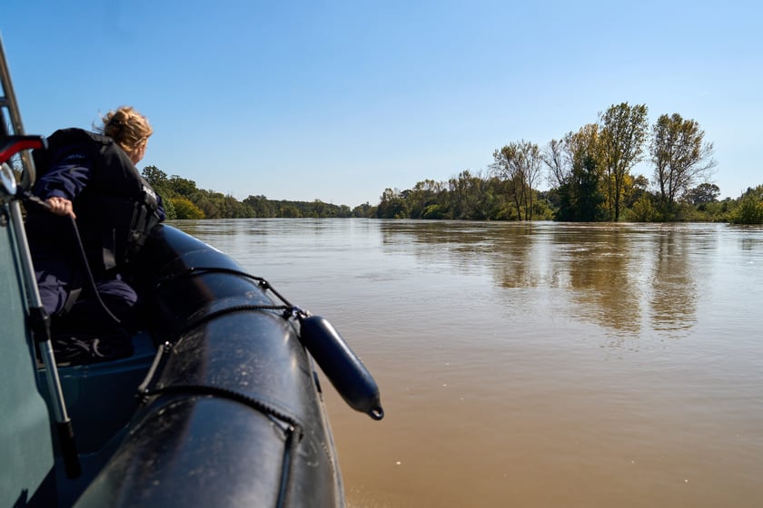 Patrol policyjny na Odrze we Wrocławiu