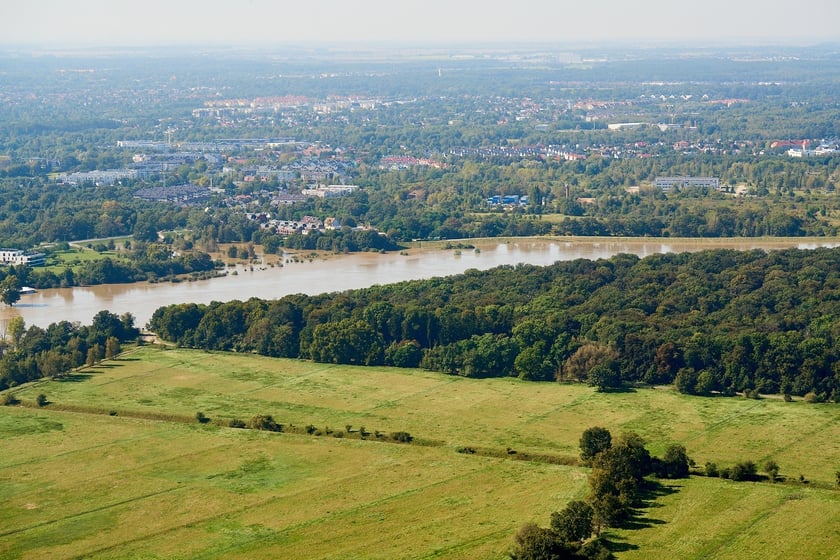 Wrocław z lotu ptaka. Zdjęcia lotnicze z powodzi [21 września]