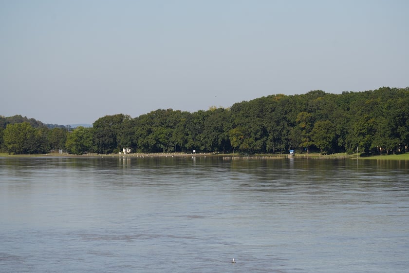 Most Milenijny nad Odrą we Wrocławiu: Dobry widok na Odrę