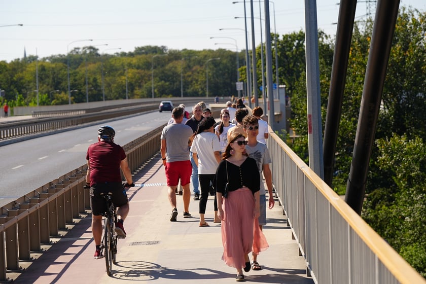 Most Milenijny nad Odrą we Wrocławiu: Dobry widok na Odrę