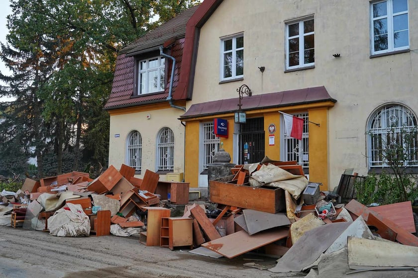 Ogrom zniszczeń po powodzi, jaka przeszła przez Kłodzko i Lądek-Zdr&oacute;j