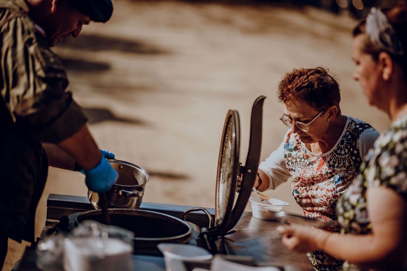 Lądek-Zdr&oacute;j Operacja Feniks. Żołnierze pomagają na terenach dotkniętych przez pow&oacute;dź