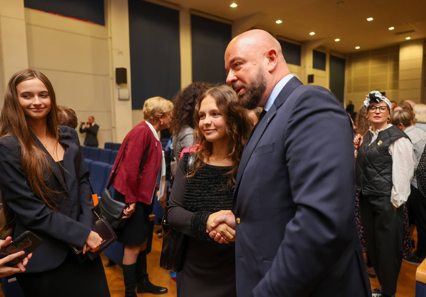 4 października LO nr XIV przy al. Brücknera świętowało 50. rocznicę powstania