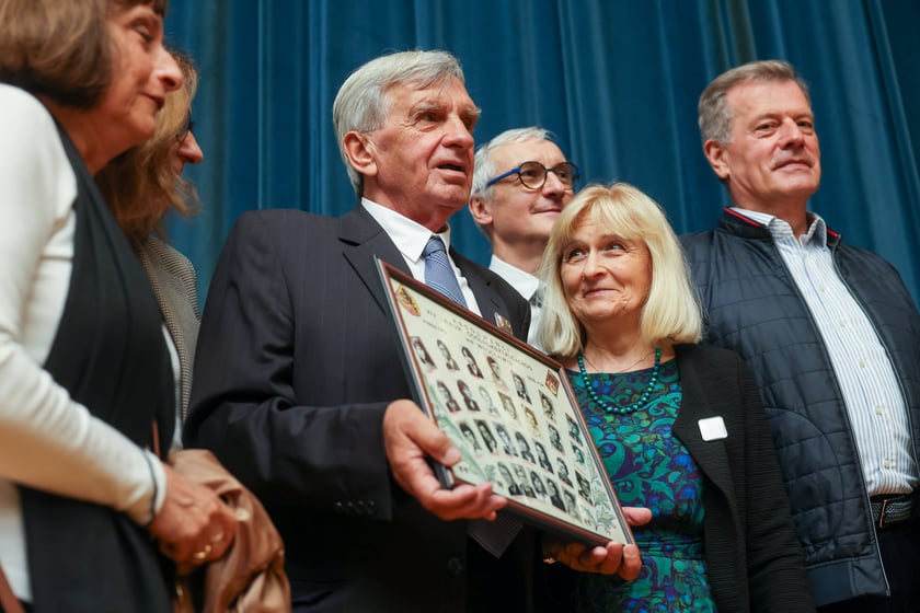 4 października LO nr XIV przy al. Brücknera świętowało 50. rocznicę powstania