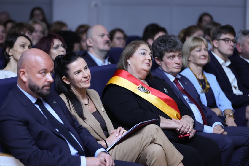 4 października LO nr XIV przy al. Brücknera świętowało 50. rocznicę powstania