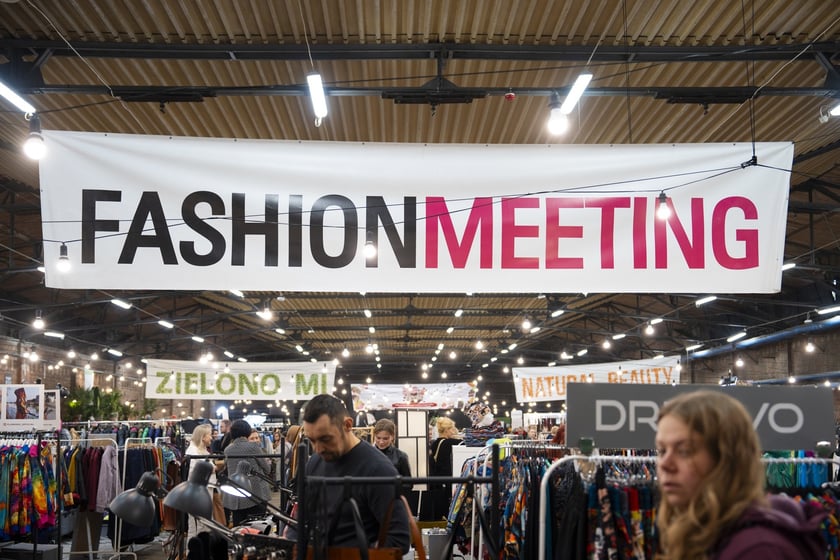 Festiwal Kupuj Świadomie w Czasoprzestrzeni (Zajezdnia Dąbie), czyli moda, kosmetyki, słodkości i rośliny do kupienia