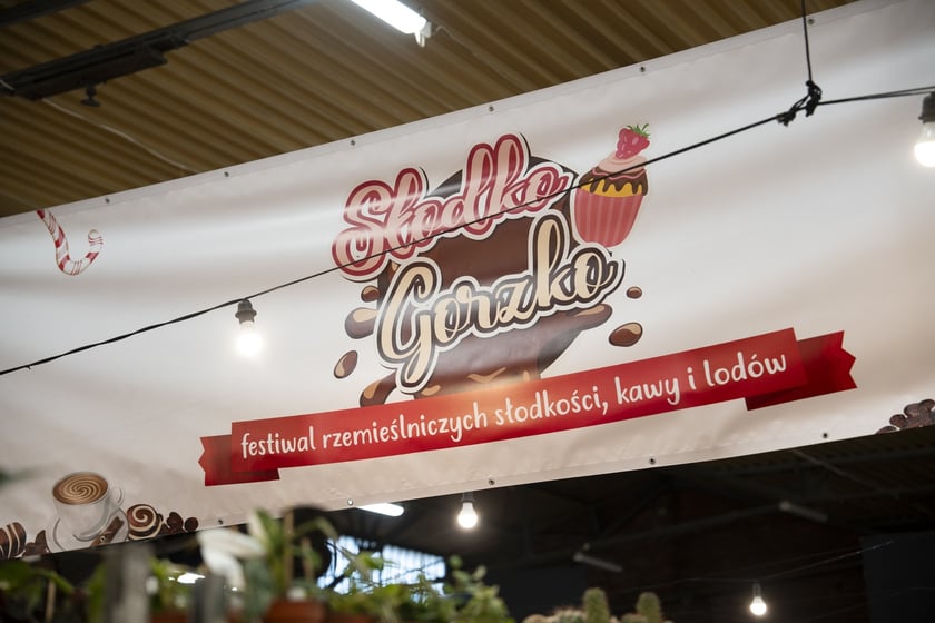 Festiwal Kupuj Świadomie w Czasoprzestrzeni (Zajezdnia Dąbie), czyli moda, kosmetyki, słodkości i rośliny do kupienia