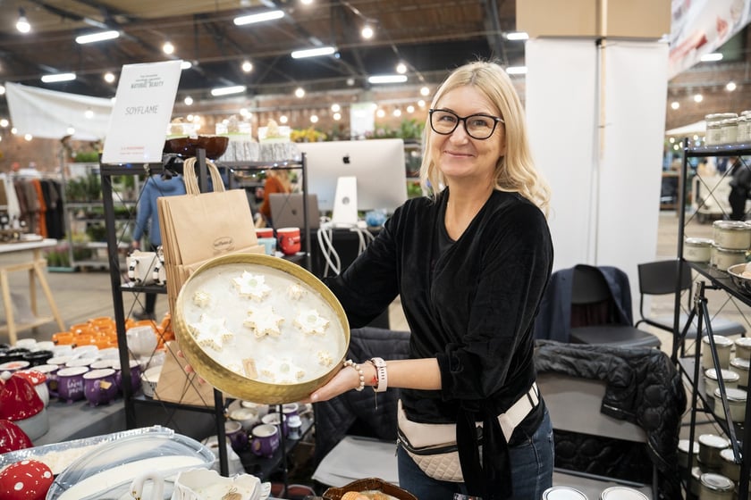 Festiwal Kupuj Świadomie w Czasoprzestrzeni (Zajezdnia Dąbie), czyli moda, kosmetyki, słodkości i rośliny do kupienia
