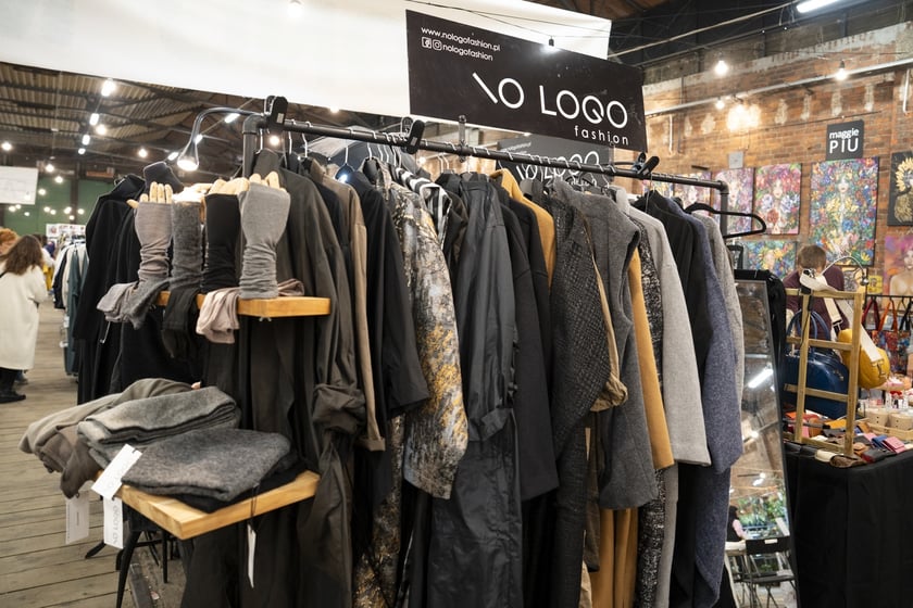 Festiwal Kupuj Świadomie w Czasoprzestrzeni (Zajezdnia Dąbie), czyli moda, kosmetyki, słodkości i rośliny do kupienia
