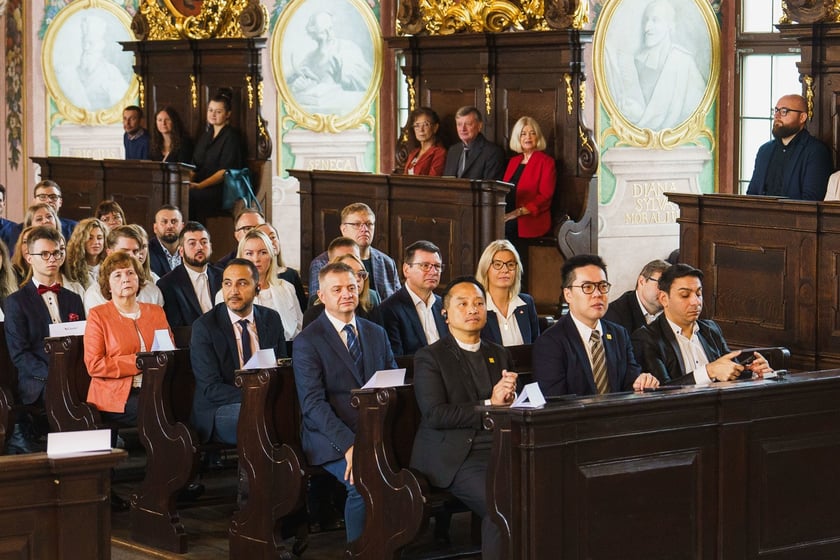 Inauguracja roku akademickiego Międzynarodowej Wyższej Szkoły Logistyki i Transportu w Auli Leopoldina