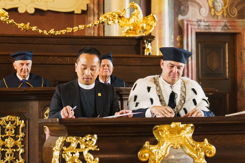 Inauguracja roku akademickiego Międzynarodowej Wyższej Szkoły Logistyki i Transportu w Auli Leopoldina