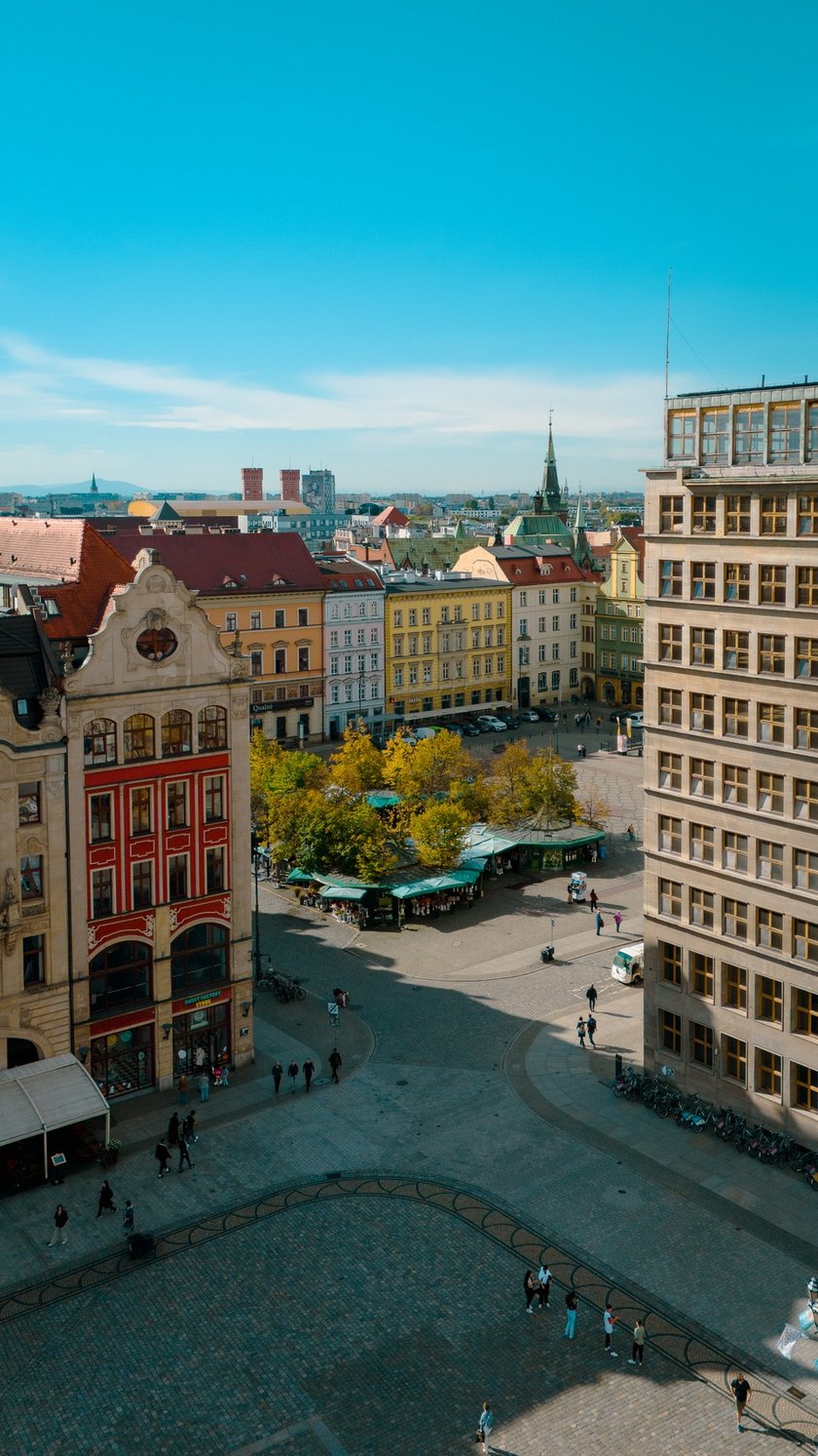 Wrocław z drona. Widok z Rynku na plac Solny&nbsp;