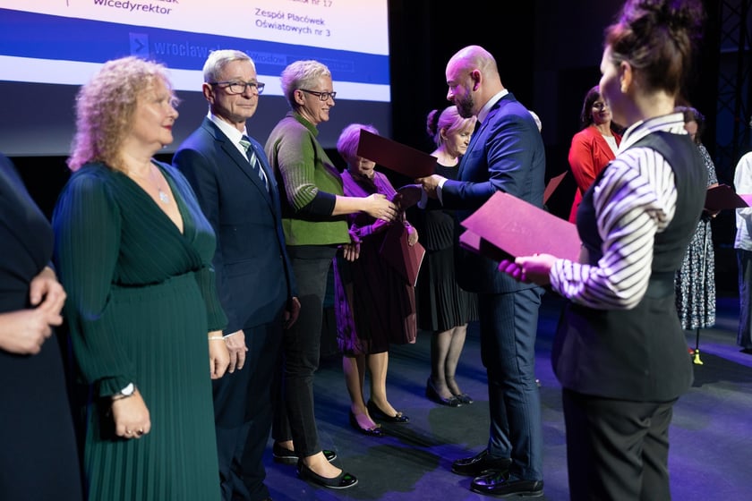 Wrocławski Dzień Edukacji Narodowej 2024. Wyróżnienia dla nauczycieli