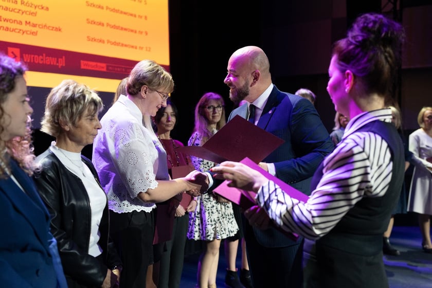 Wrocławski Dzień Edukacji Narodowej 2024. Wyróżnienia dla nauczycieli