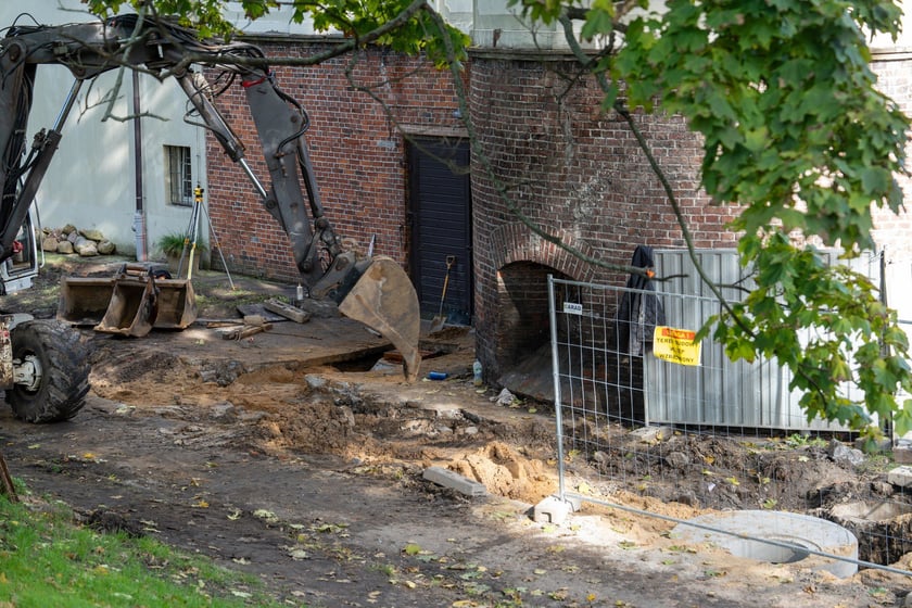 Zamek w Leśnicy w trakcie przebudowy, 9 października 2024