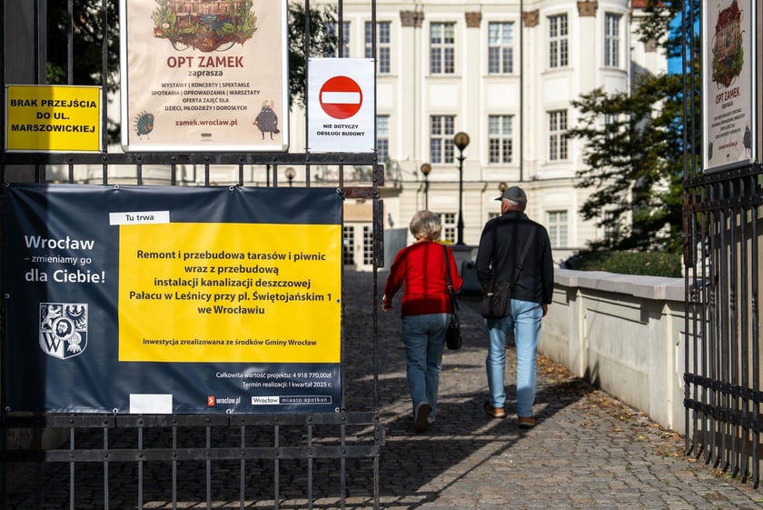 Zamek w Leśnicy w trakcie przebudowy, 9 października 2024