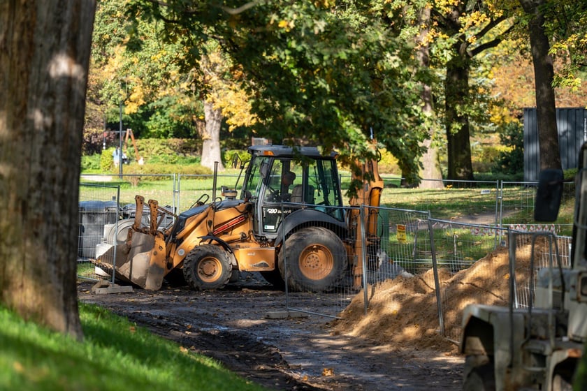 Zamek w Leśnicy w trakcie przebudowy, 9 października 2024