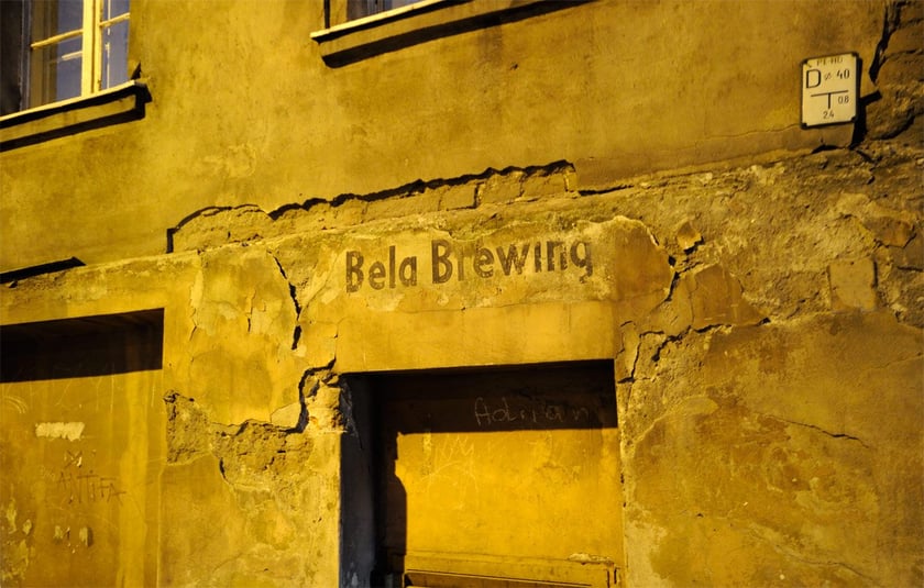 Bapis Bela Brewing na kamienicy przy ul. Traugutta