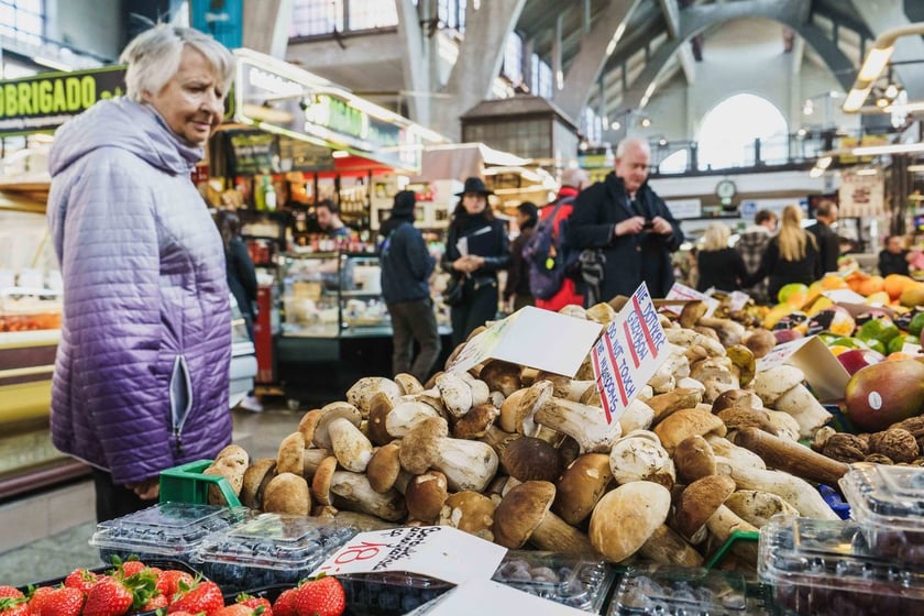 Stoiska z grzybami w Hali Targowej we Wrocławiu