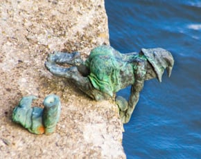 Krasnal Pracz Odrzański na bulwarze Włostowica