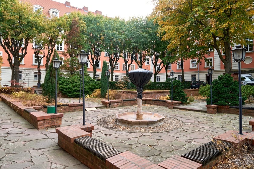 Budynek ZUS przy ul. Pretficza we Wrocławiu