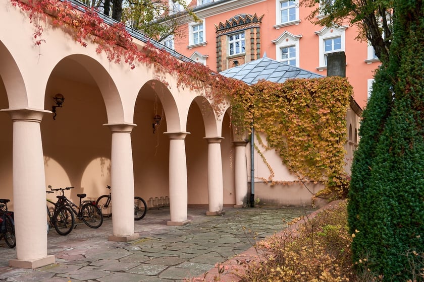 Budynek ZUS przy ul. Pretficza we Wrocławiu