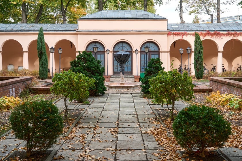 Budynek ZUS przy ul. Pretficza we Wrocławiu