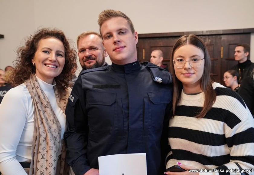 Ślubowanie nowych policjantów we Wrocławiu