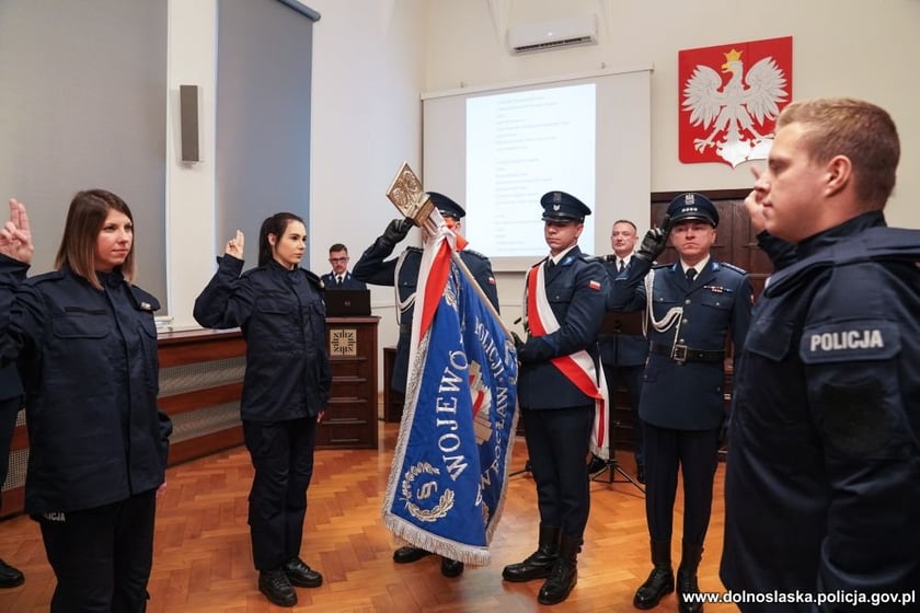 Ślubowanie nowych policjantów we Wrocławiu