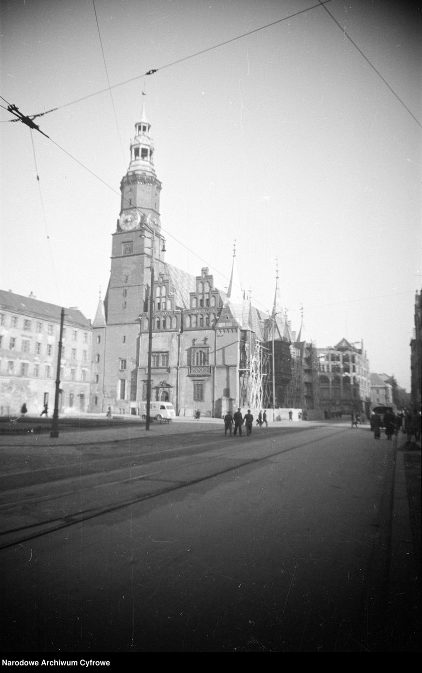 Wrocławski Rynek. Rok 1950.&nbsp;