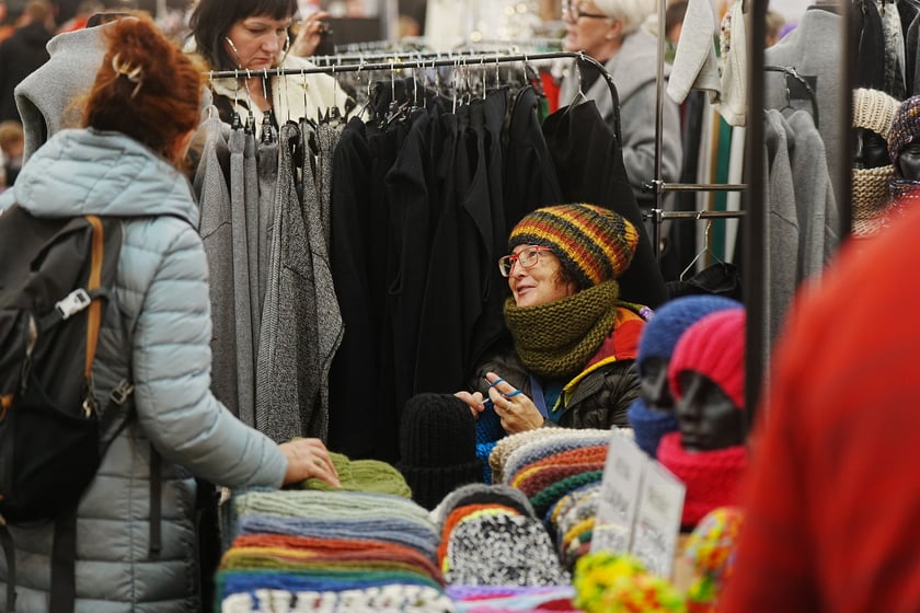 Na festiwalu Kupuj Świadomie w Czasoprzestrzeni można wybierać m.in. wśród słodkości, ozdób, ubrań i roślin