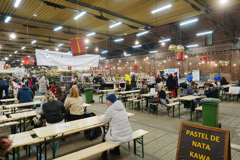 Na festiwalu Kupuj Świadomie w Czasoprzestrzeni można wybierać m.in. wśród słodkości, ozdób, ubrań i roślin