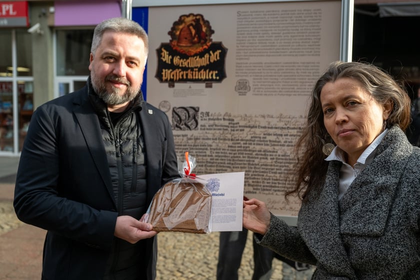 Radosław Michalski i Karolina Klimek z Piernikiem Miejskim