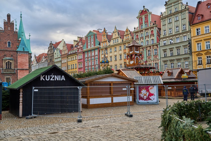 Jarmark Bożonarodzeniowy w Rynku we Wrocławiu 2024 - zdjęcia z 28 listopada, dzień przed otwarciem